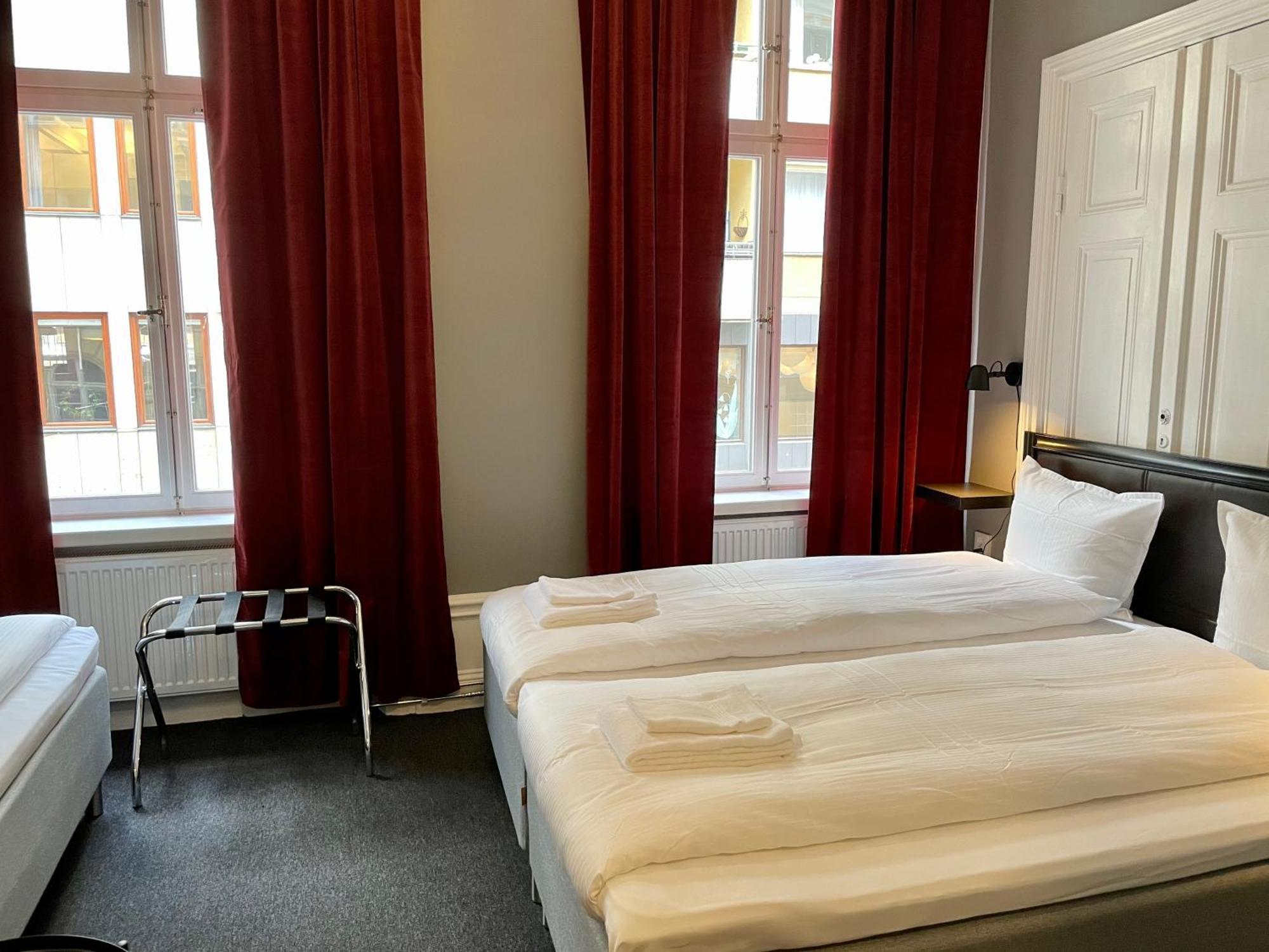 Triple Room,1593842796:JPEG